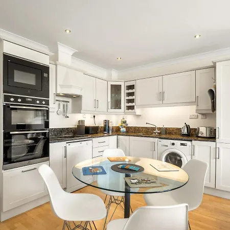 Seaview - Stunning Apartment *